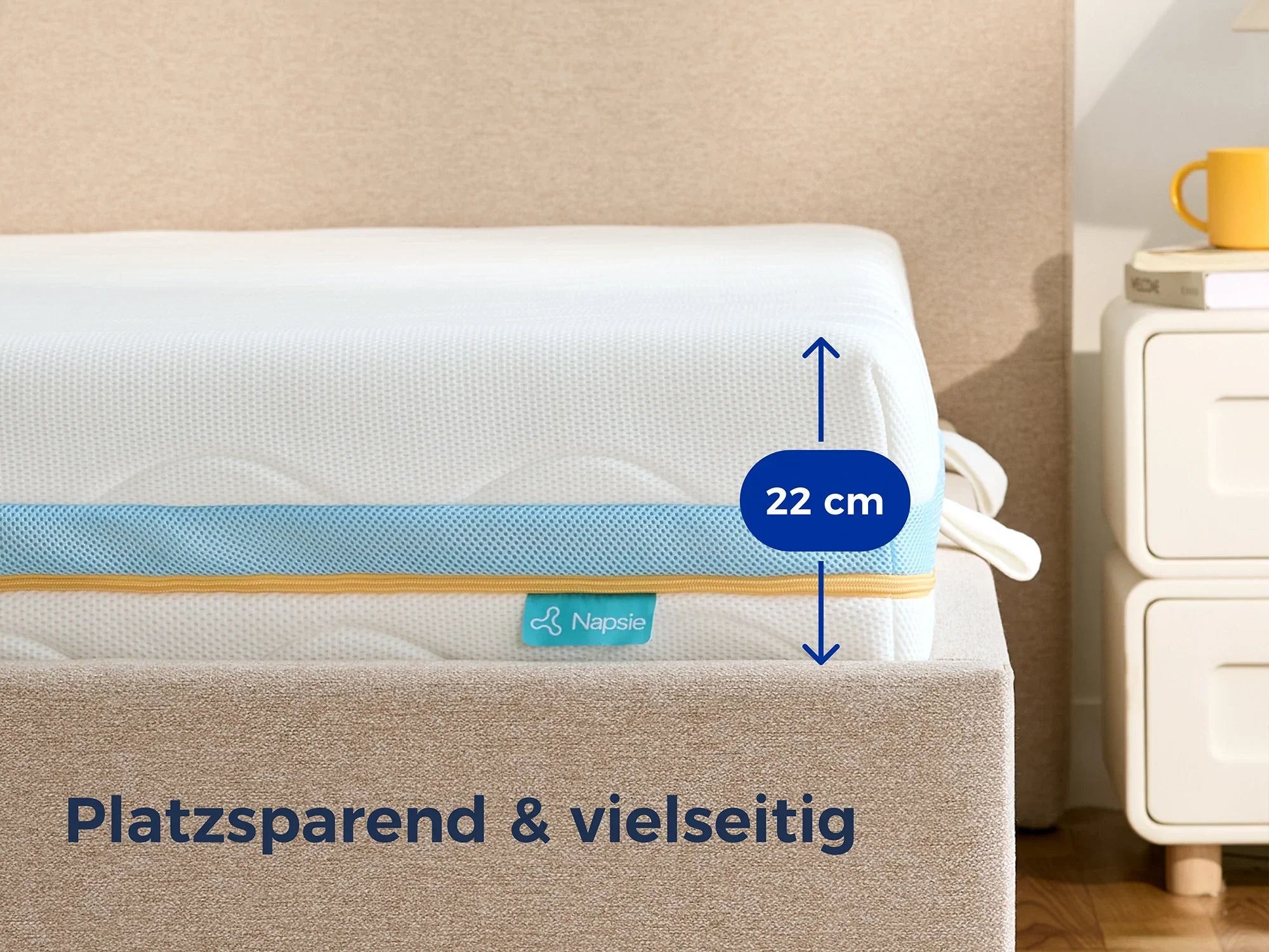 22 cm hohe Matratze mit blauer Kante, platzsparend & vielseitig im Schlafzimmer